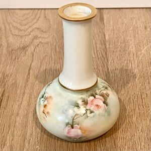 Vtg RS Germany Green Porcelain Bud Vase Hand Painted Pink Roses & Gold Trim 4.5”